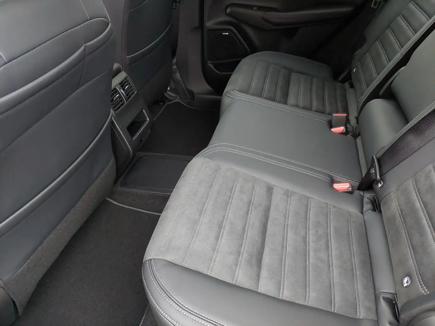 Mitsubishi Plug-in Hybrid Outlander